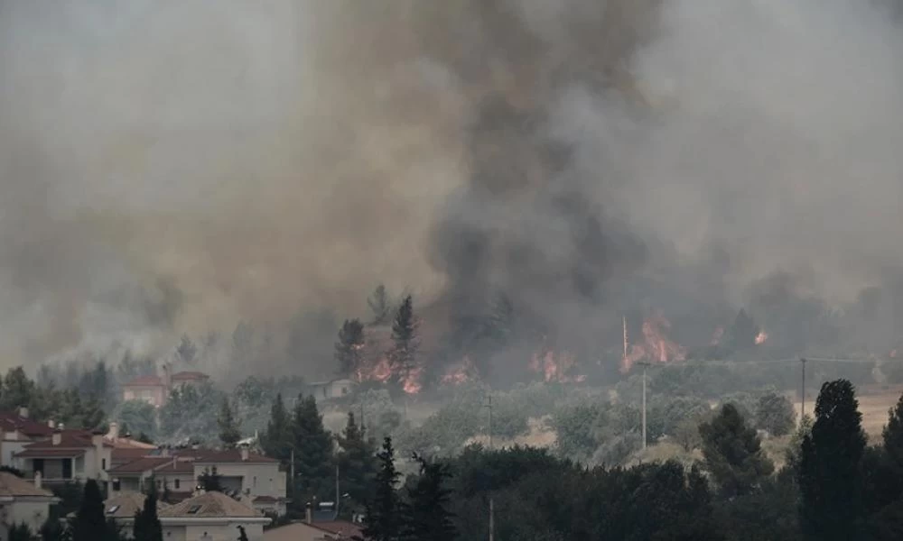 Εκτός ελέγχου οι φωτιές στην Αττική - Εντολή εκκένωσης σε Σταμάτα, Βαρυμπόμπη και Ροδόπολη - Σε πύρινο κλοιό Άγιος Στέφανος και Κρυονέρι